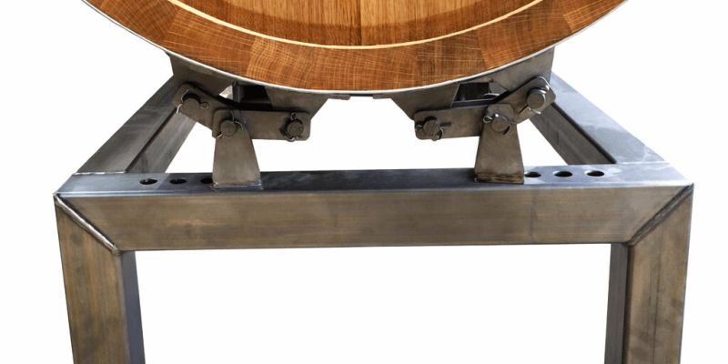 Stückfasslager für 2500-Liter-Fässer – belastbares Edelstahlgestell für die sichere Lagerung großer Holzfässer in Weinkeller und Brennerei